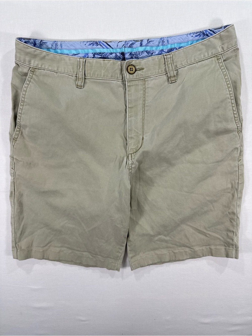 Tommy Bahama Men's Flat Front Shorts in Khaki
